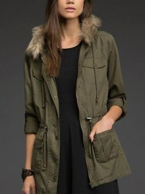 Hot Topic Olive Green Utility Jacket with Faux-Fur Trim Hood